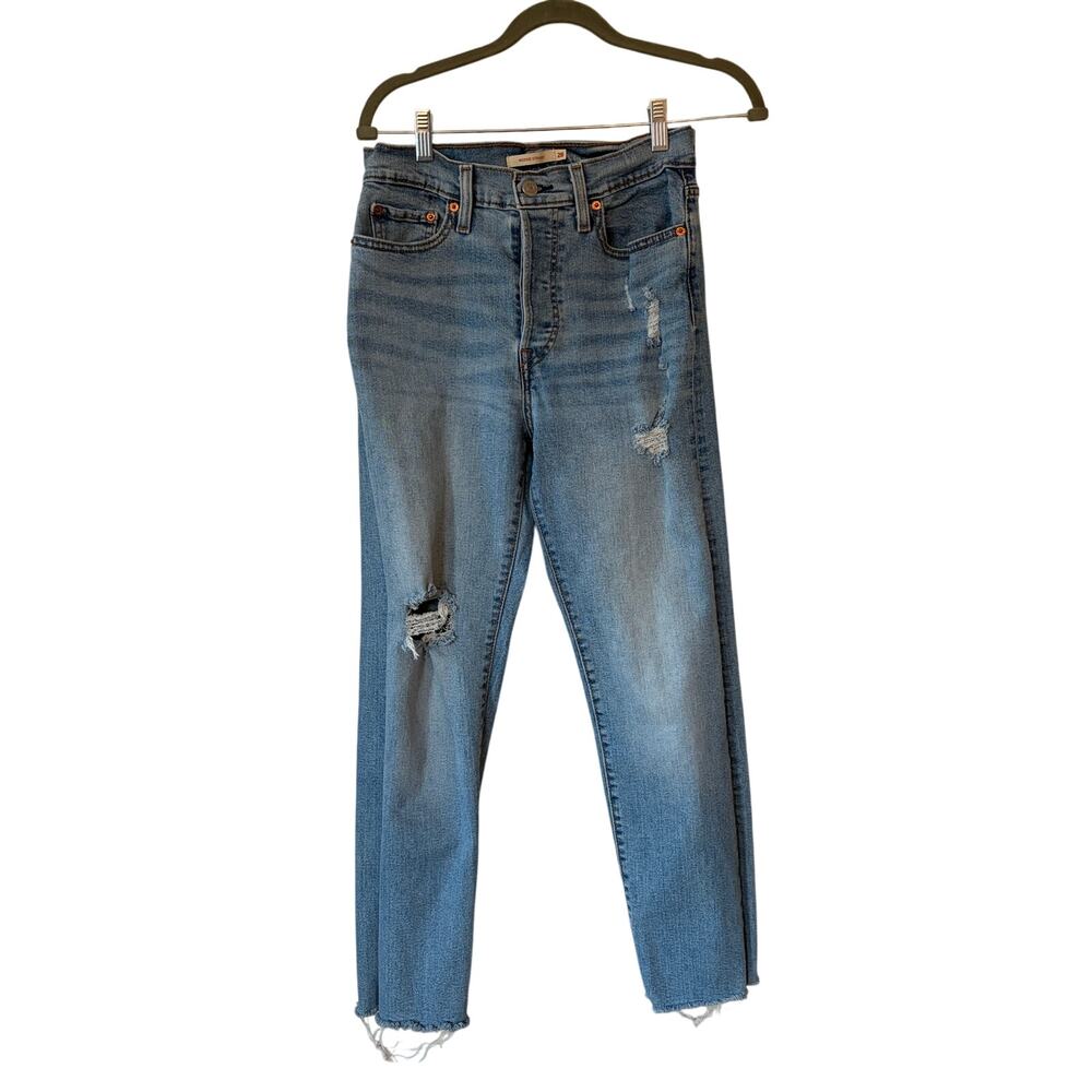 Levi's women's denim jeans Wedgie Straight 28 distressed light wash button fly